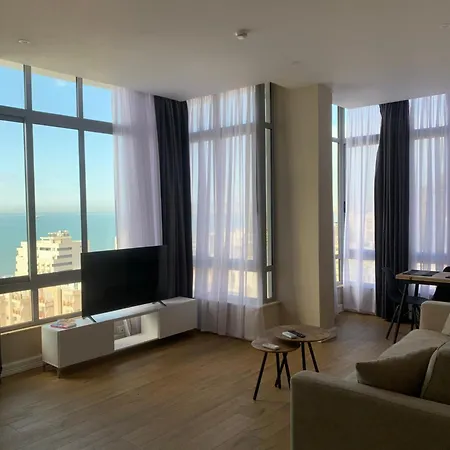 Blue Nest Luxury Apartment *
